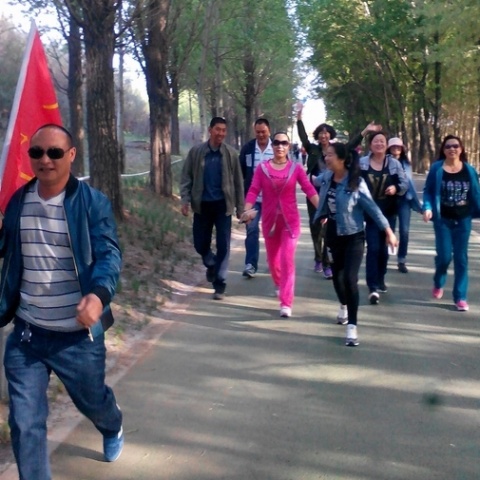 起劲向上的天源人之健步行运动